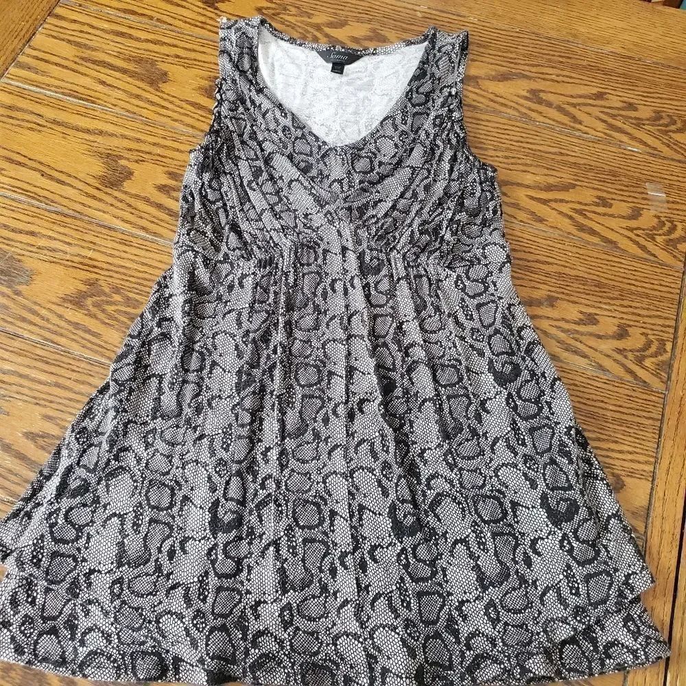 Soma snake skin sleeveless top size small